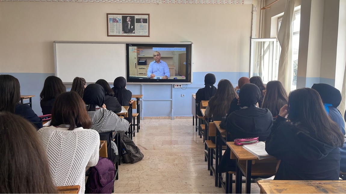 9 Mayıs Dünya Çölyak günü sebebiyle öğrencilerimize konuyla ilgili video izletilmiştir. Farkındalık oluşturmak amaçlanmıştır.