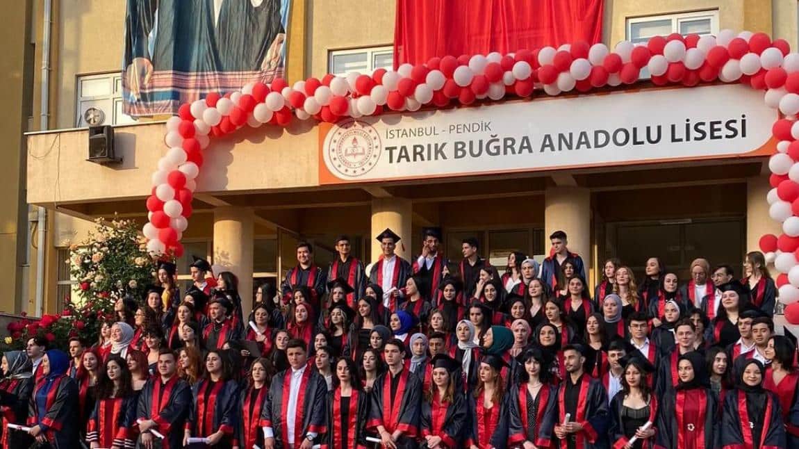 2021-2022 Eğitim Öğretim Yılı Tarık Buğra Anadolu Lisesi mezuniyet töreni idarecilerimiz, öğretmenlerimiz, velilerimiz ve sevgili öğrencilerimizin katılımıyla gerçekleştirdik.
