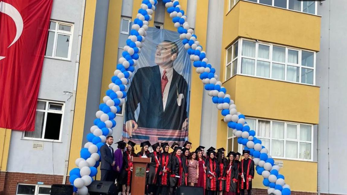 2022-2023 Eğitim Öğretim Yılı Tarık Buğra Anadolu Lisesi mezuniyet töreni idarecilerimiz, öğretmenlerimiz, velilerimiz ve sevgili öğrencilerimizin katılımıyla gerçekleştirdik.